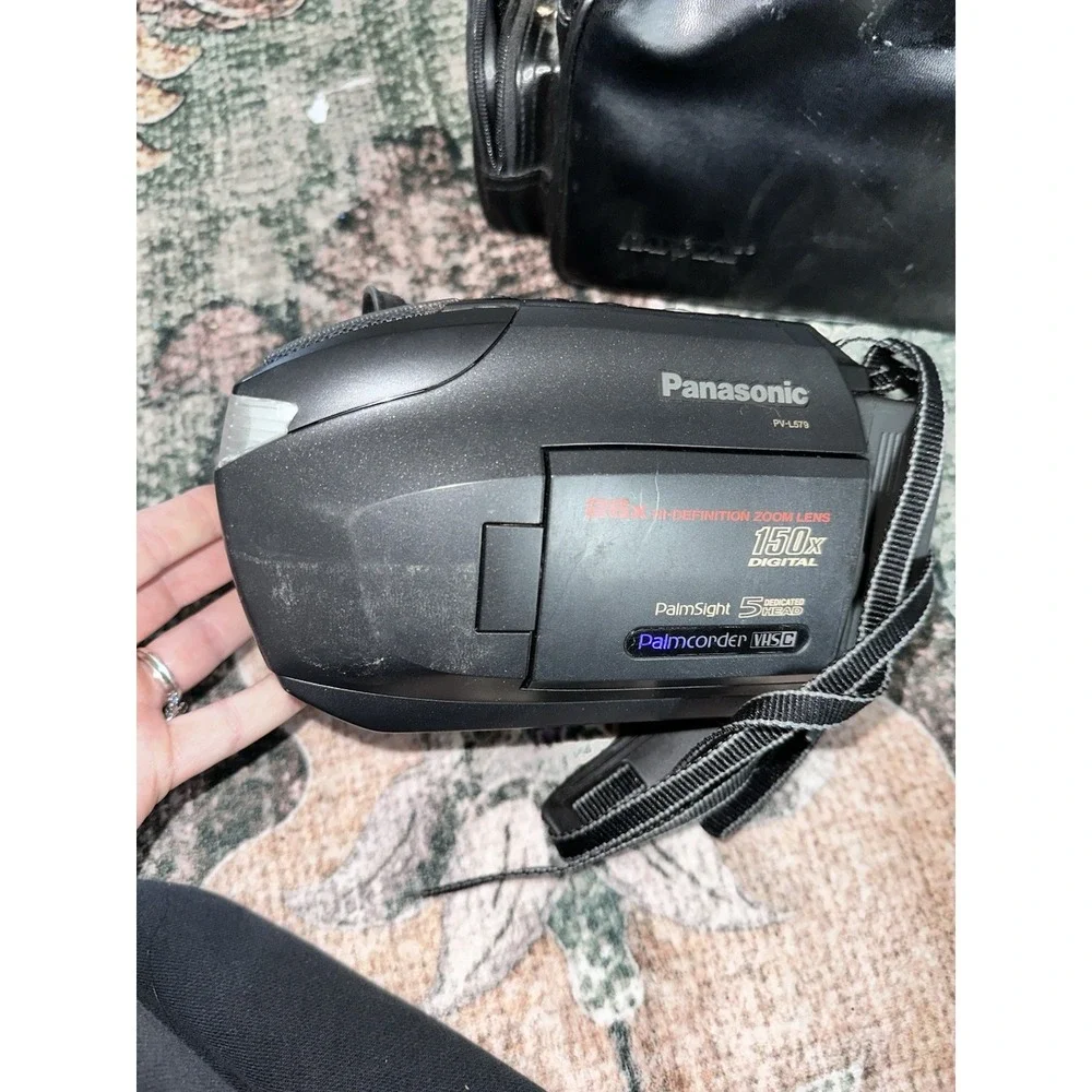 Panasonic VHSC Camcorder PalmSight VINTAGE‎ PV-L579D For ** Parts Only**